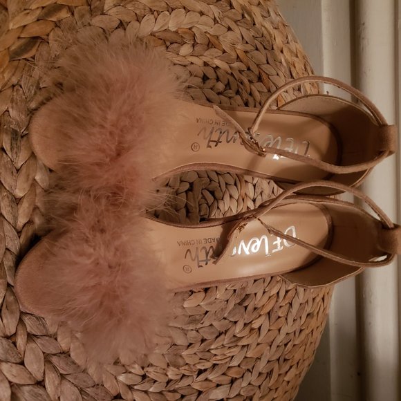 Fluffy heels - Picture 2 of 4